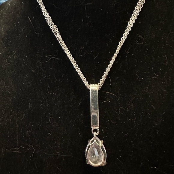 Silver tone Pear Cut Cubic Zirconia Teardrop Pendant Necklace - Picture 3 of 7